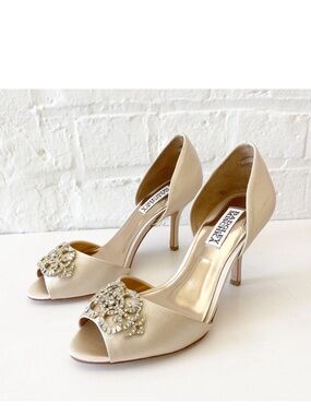 Badgley Mischka || Dana‎ d'Orsay Pumps Bridal Jeweled Satin Ivory Cream 6.5